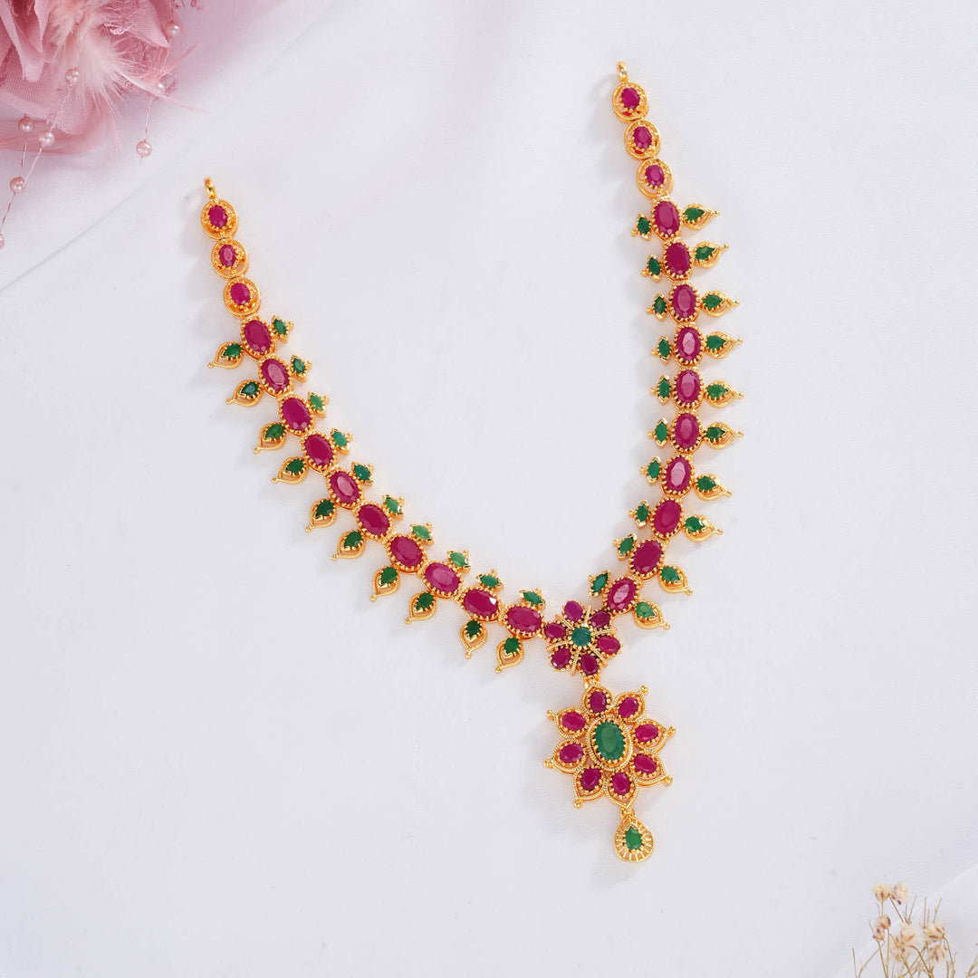 Gorgeous Pachi Short Necklace