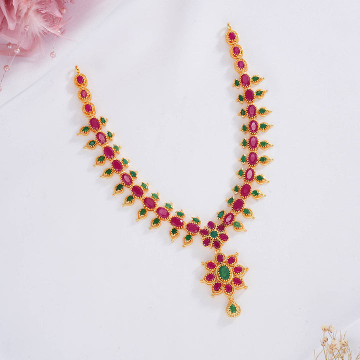Gorgeous Pachi Short Necklace