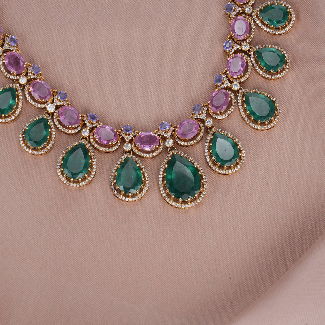 Captivating Victorian Short Necklace Set