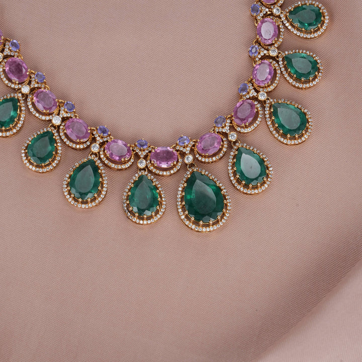 Captivating Victorian Short Necklace Set