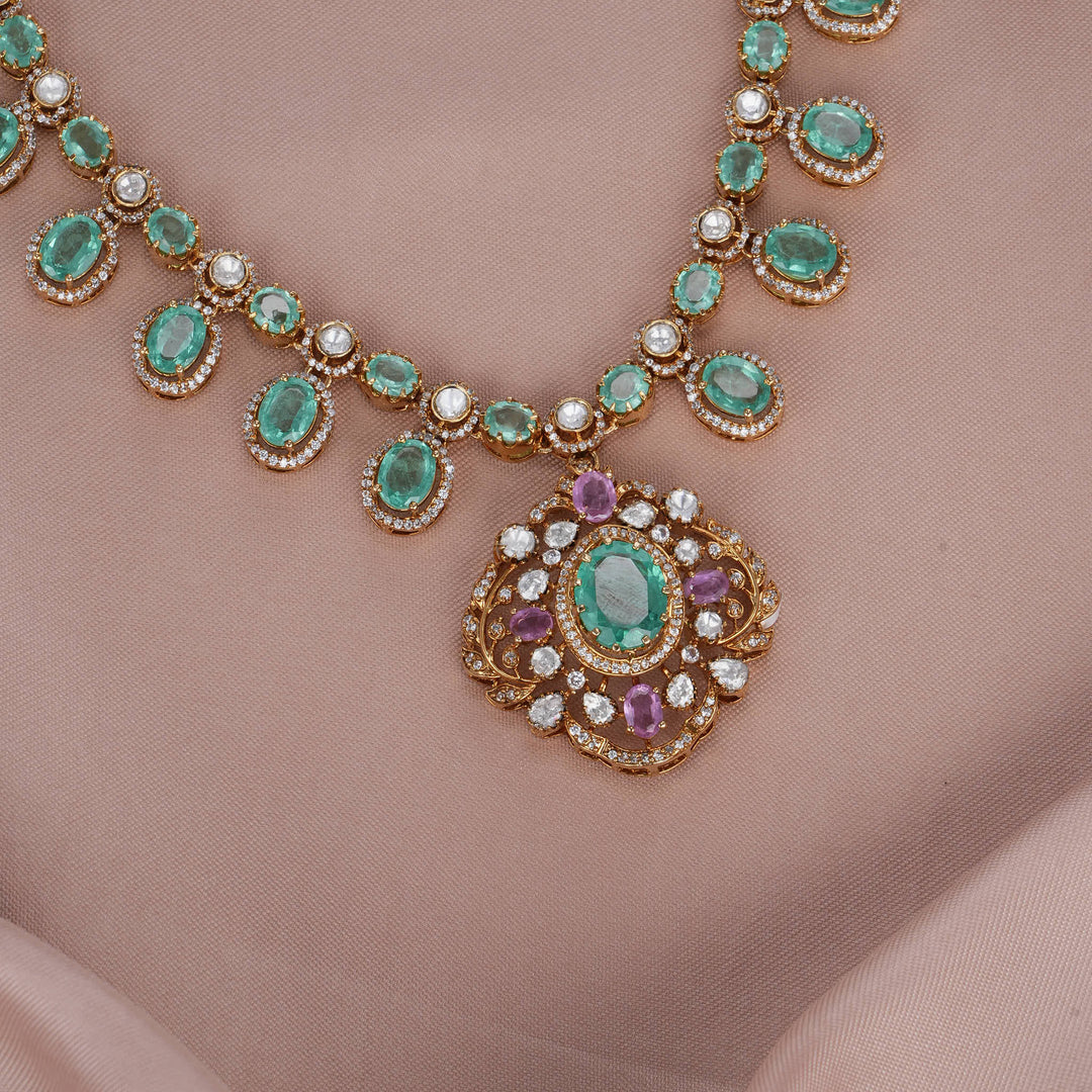 Alluring Victorian Short Necklace Set