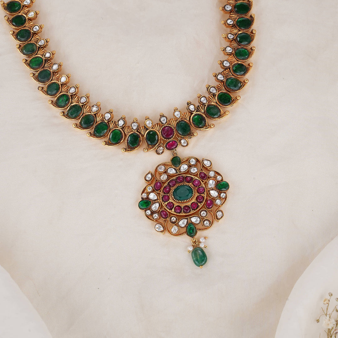 Shinning Kundan Short Necklace