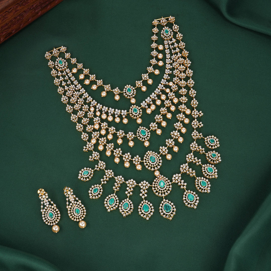 Layer Charm Avikam Long Necklace Set