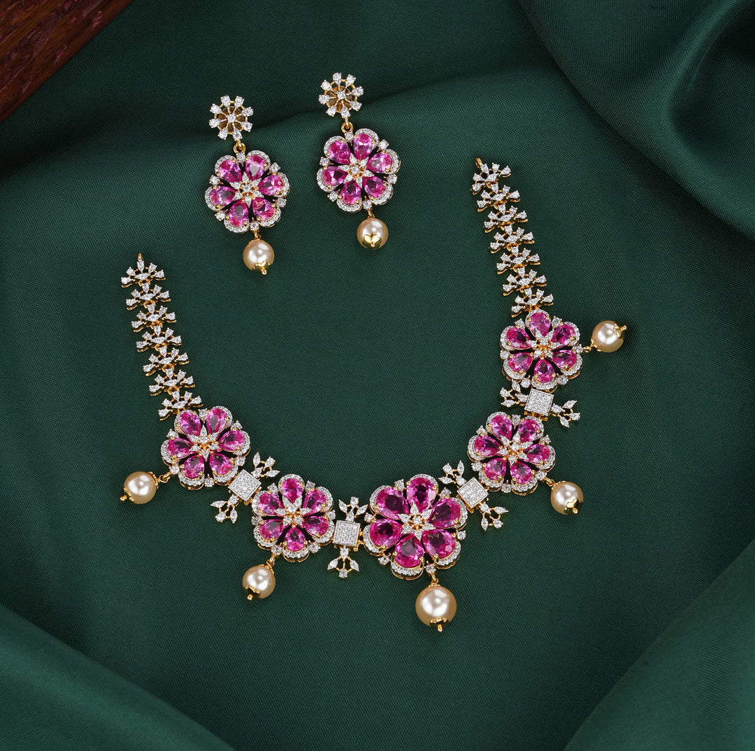 Stunning Look Avikam Necklace Set