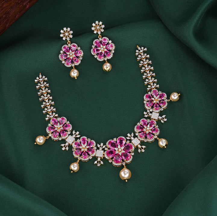 Stunning Look Avikam Necklace Set