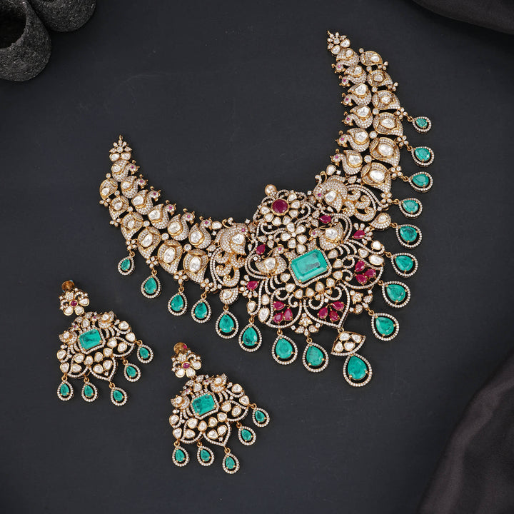 Dazzle Victorian Short Necklace Set