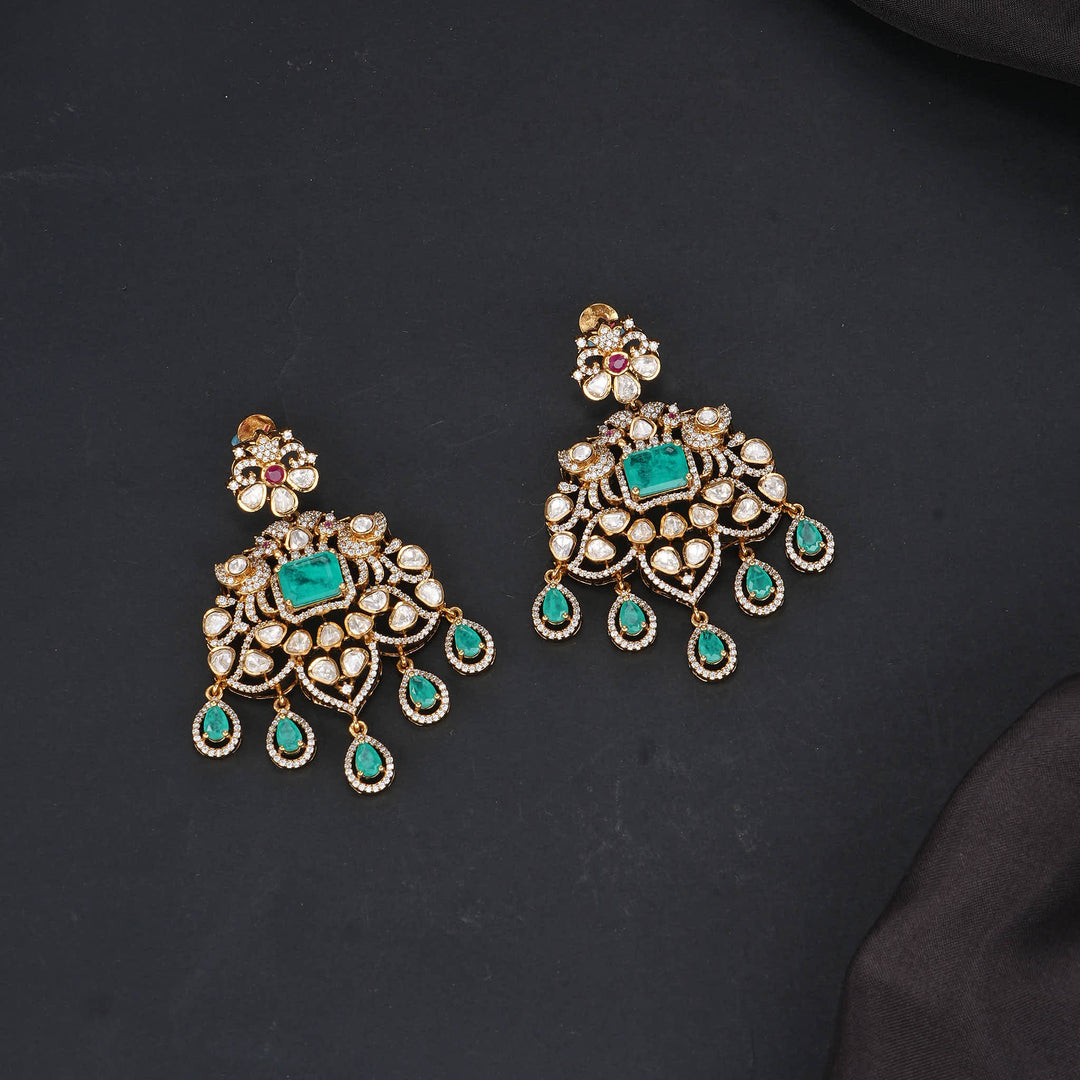 Dazzle Victorian Short Necklace Set