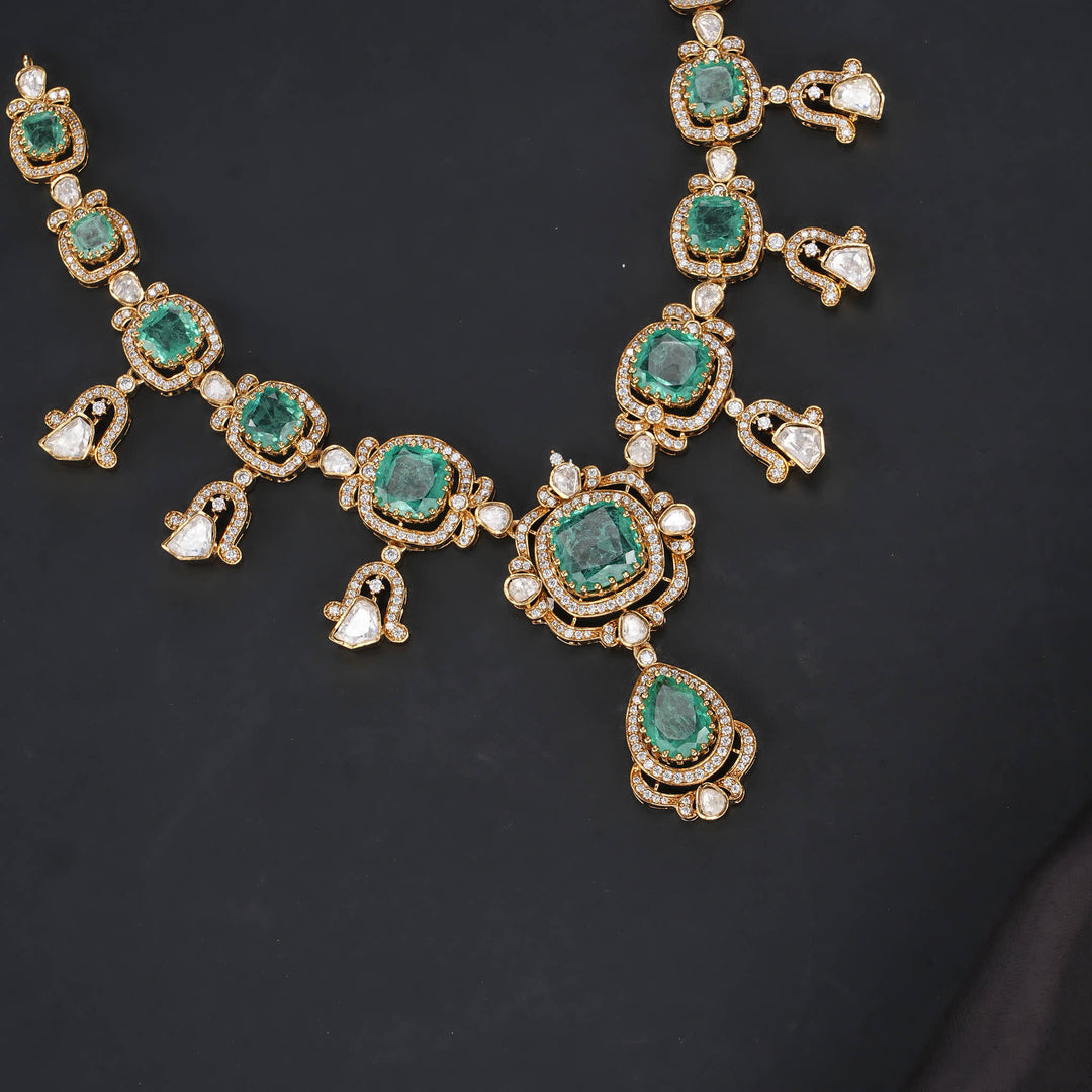 Glamming Victorian Short Necklace Set