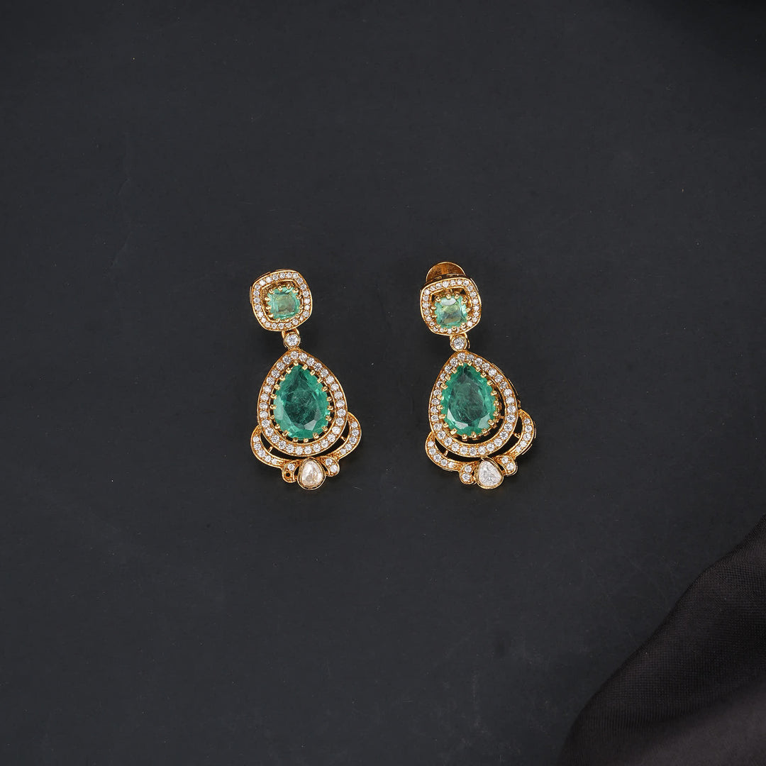 Glamming Victorian Short Necklace Set