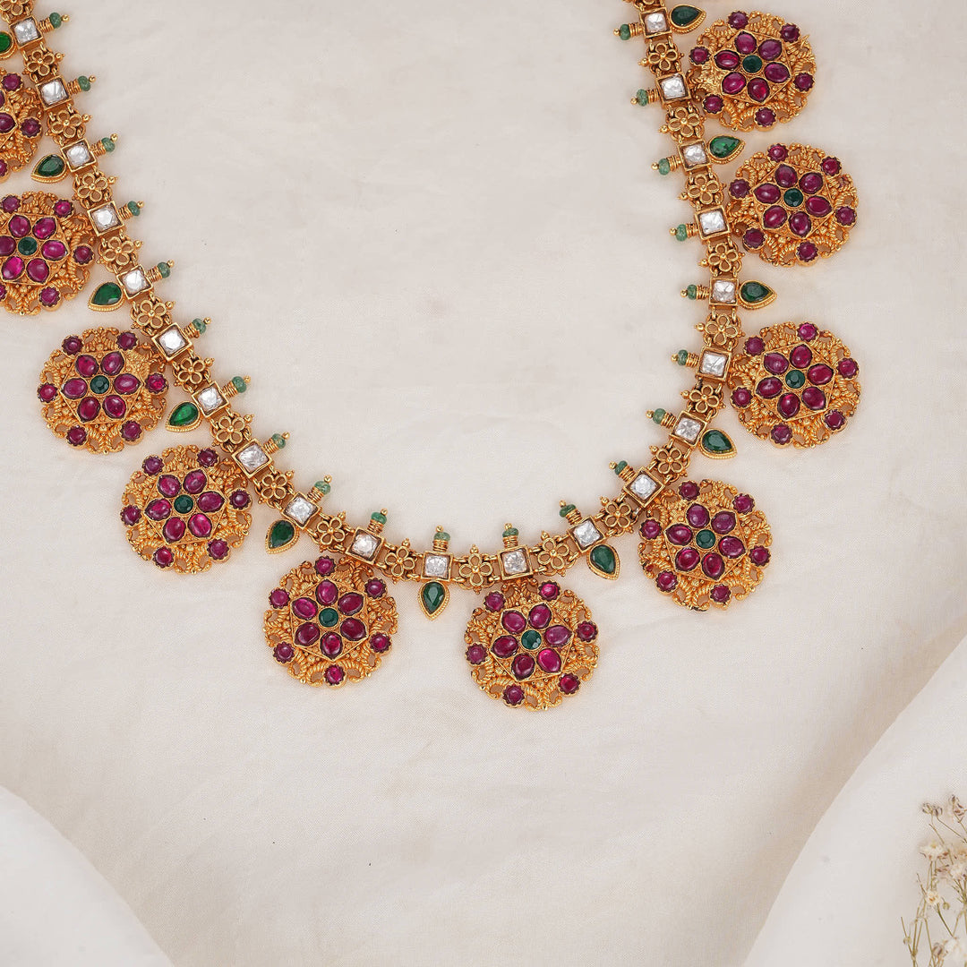 Gorgeous Kundan Short Necklace