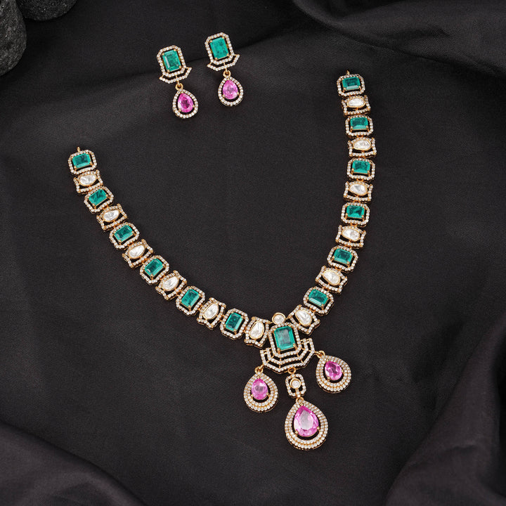 Vinthara Victorian Short Necklace Set