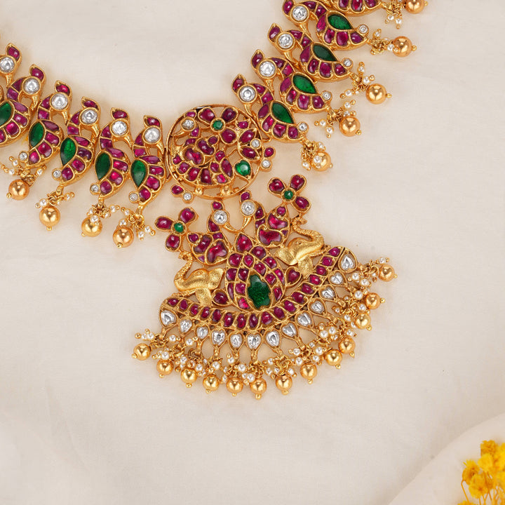 Grandeur Kundan Short Necklace