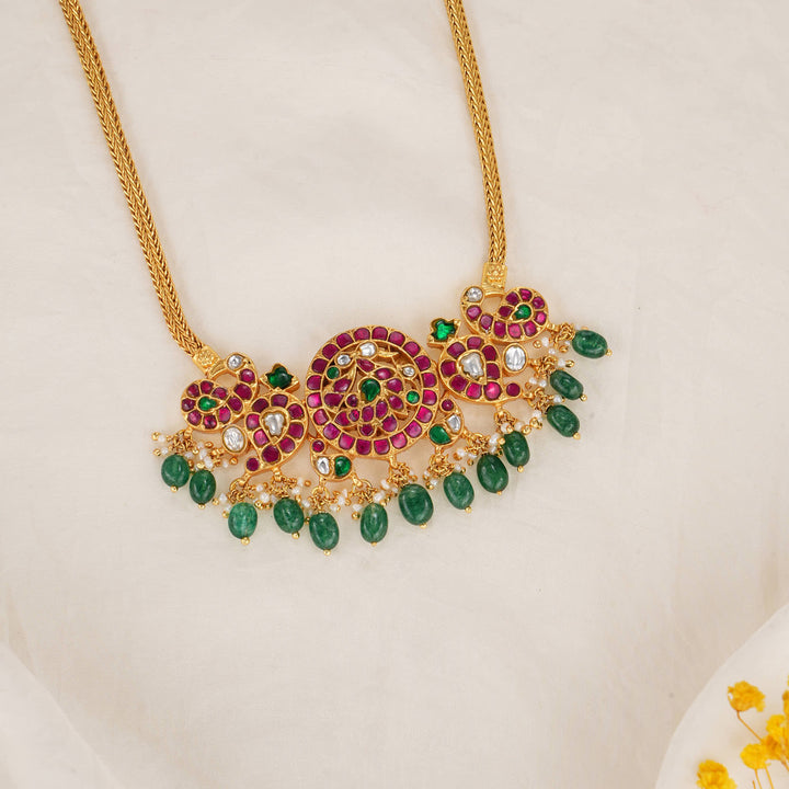 Lathisha Kundan Short Necklace