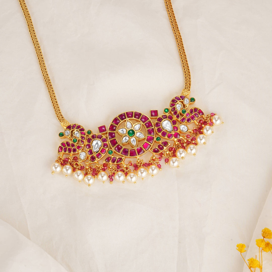 Admirable Kundan Short Necklace