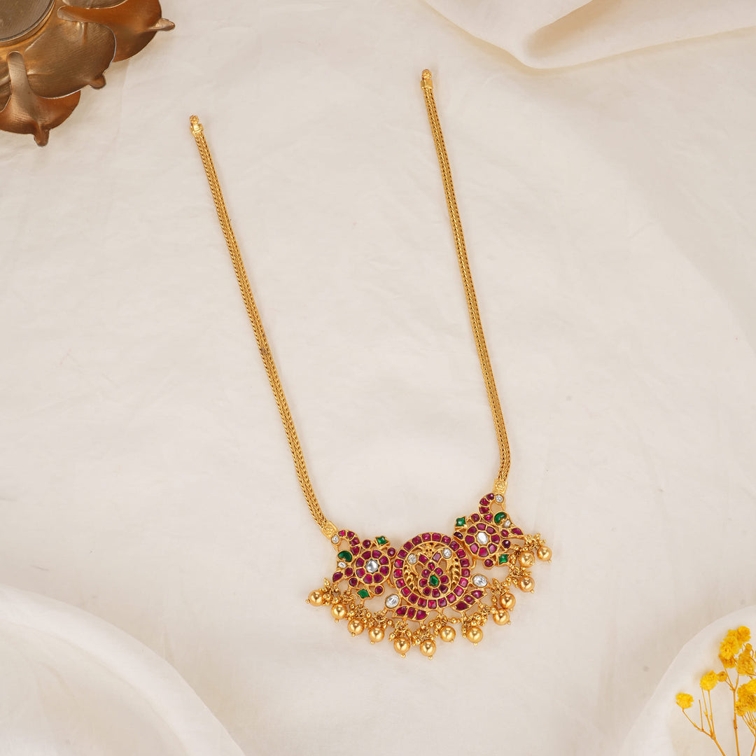 Fabulous Kundan Short Necklace