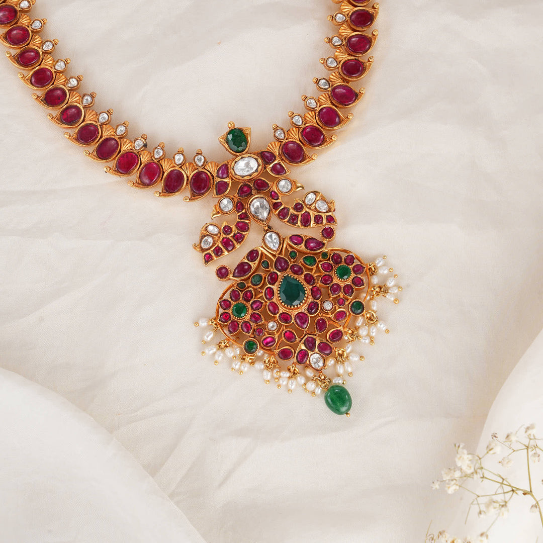 Charming Kundan Short Necklace