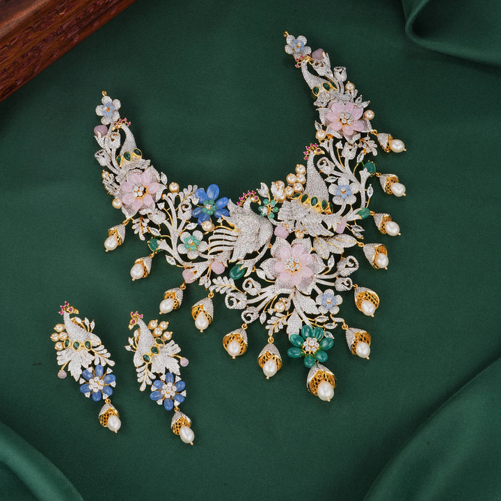 Grandeur Avikam Necklace Set