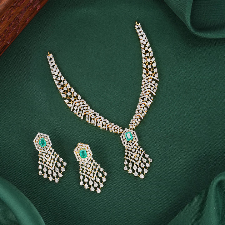 Trendy Glow Avikam Necklace Set