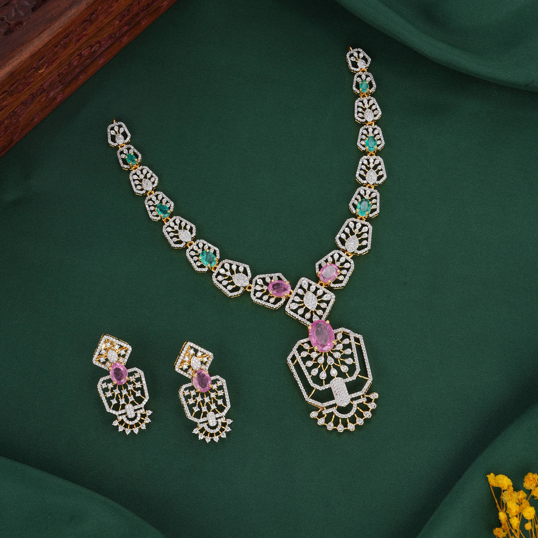 Luxurious Avikam Necklace Set