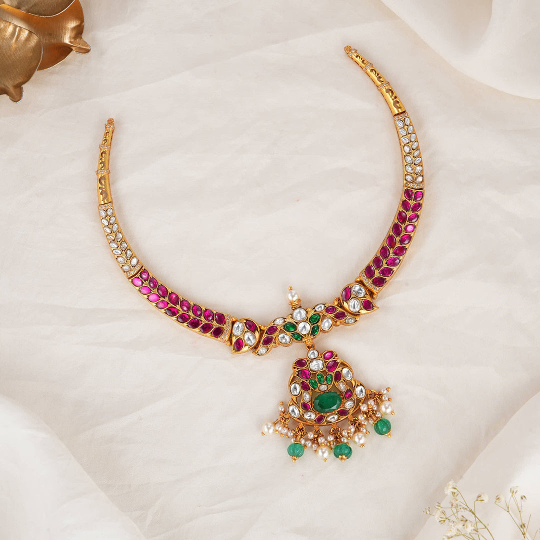 Luxurious Kundan Short Necklace