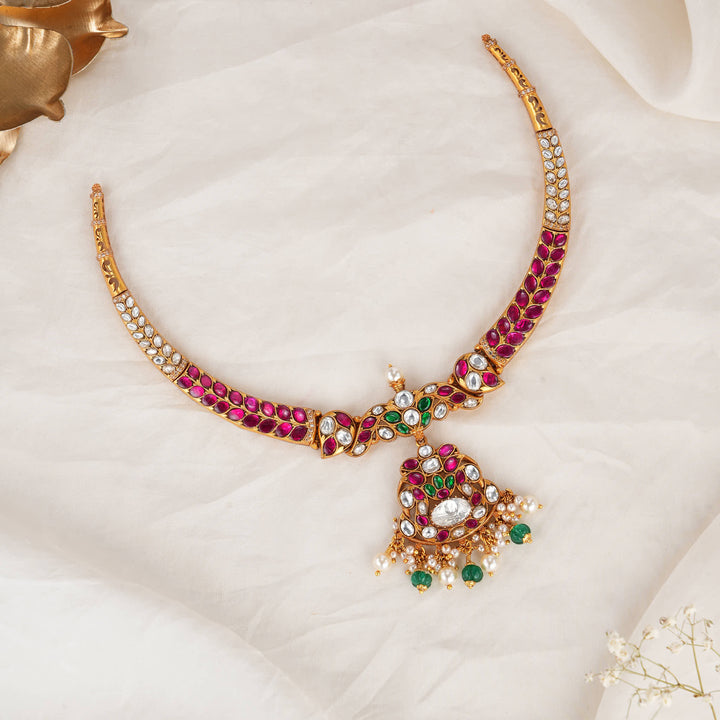 Kenisha Kundan Short Necklace