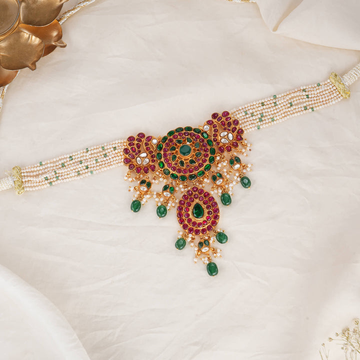 Kenisha Kundan Short Necklace