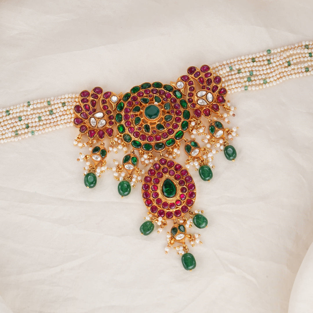 Kenisha Kundan Short Necklace