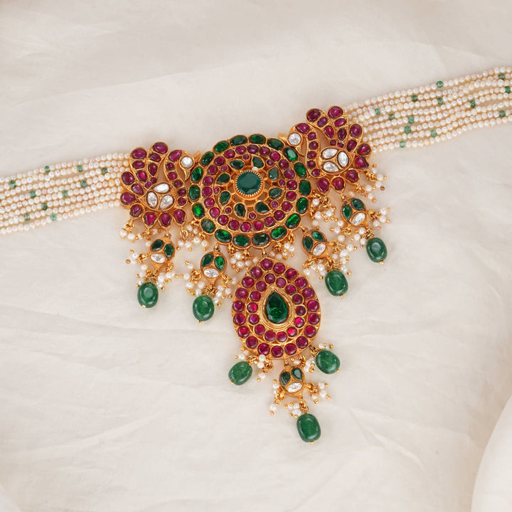 Kenisha Kundan Short Necklace