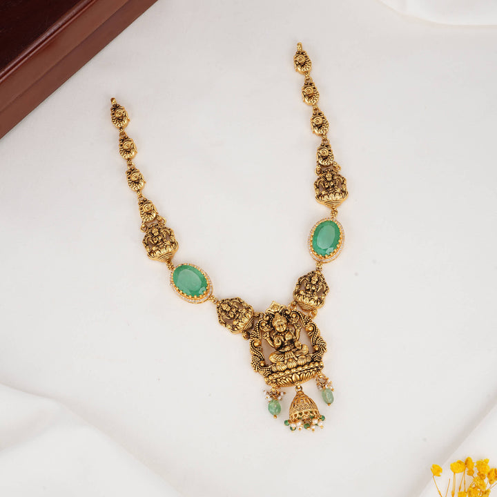 Kanishkaa 3D Spl Short Necklace