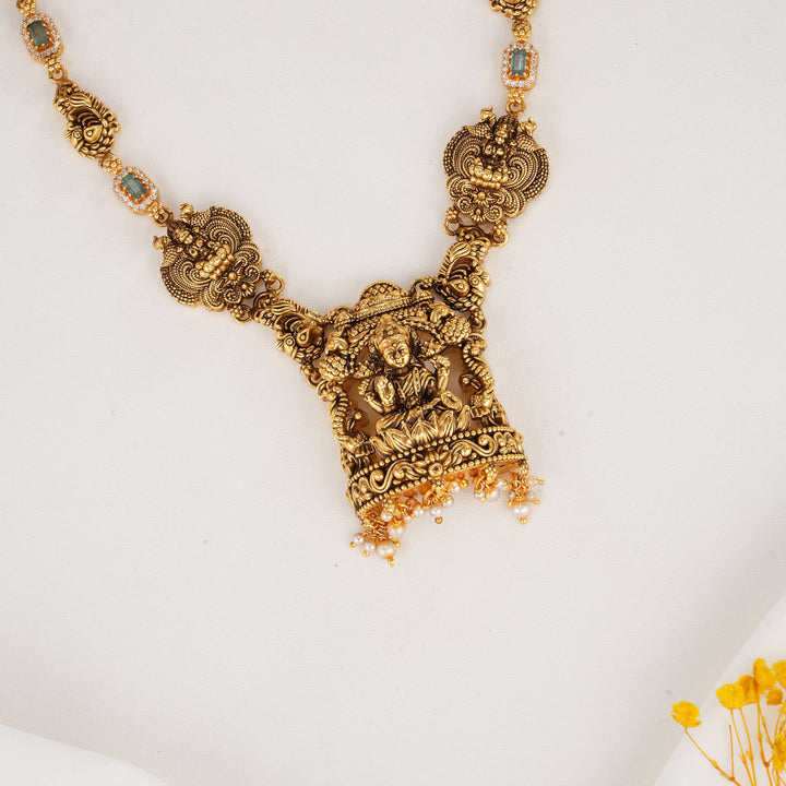 Akshaya 3D Spl Short Necklace