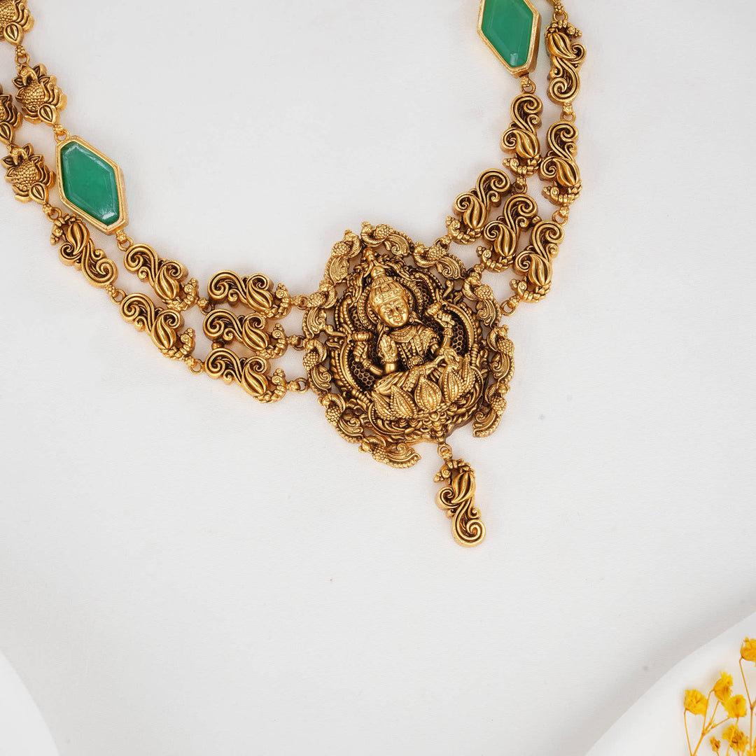 Ashikaa 3D Spl Short Necklace