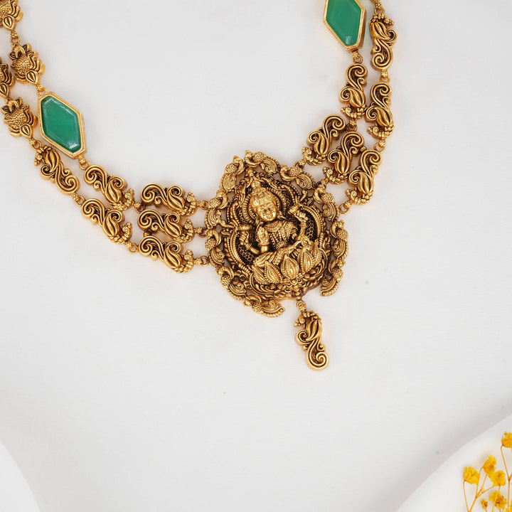 Ashikaa 3D Spl Short Necklace