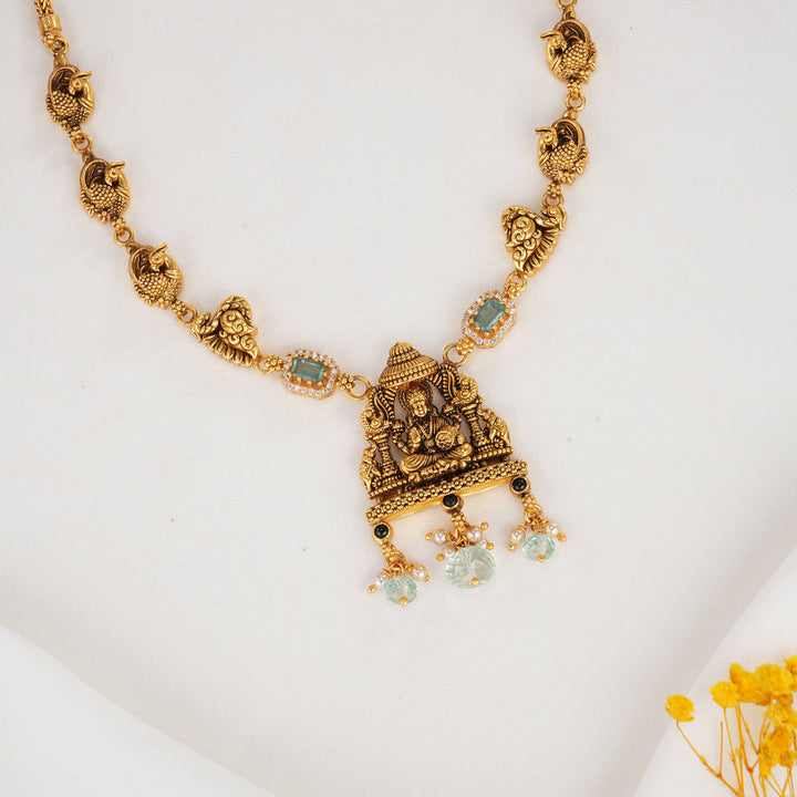 Thivashika 3D Spl Short Necklace