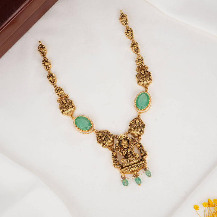 Unique 3D Spl Short Nagas Necklace