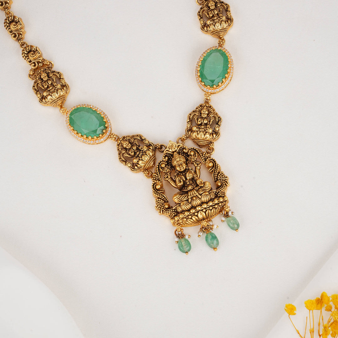 Unique 3D Spl Short Nagas Necklace
