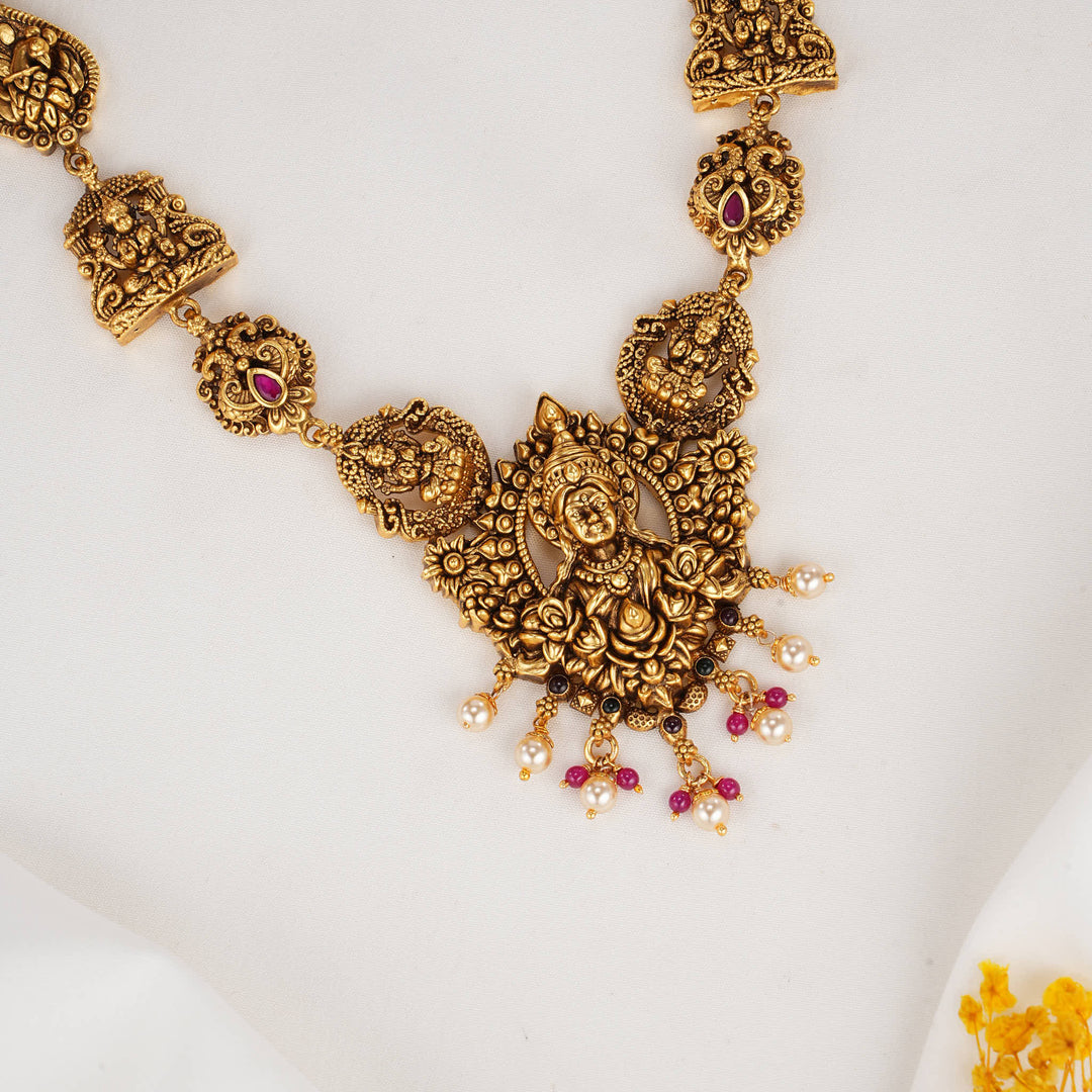 Aarvisha 3D Spl Short Nagas Necklace
