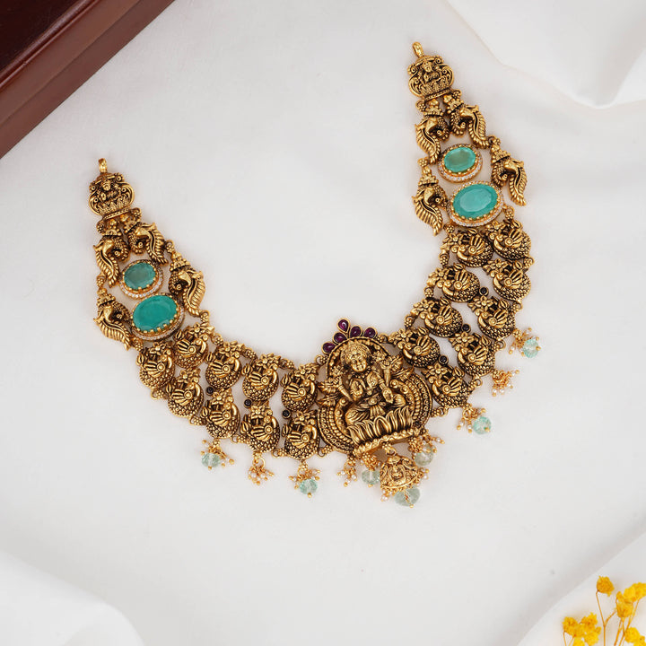 Traditional 3D Spl Short Necklace