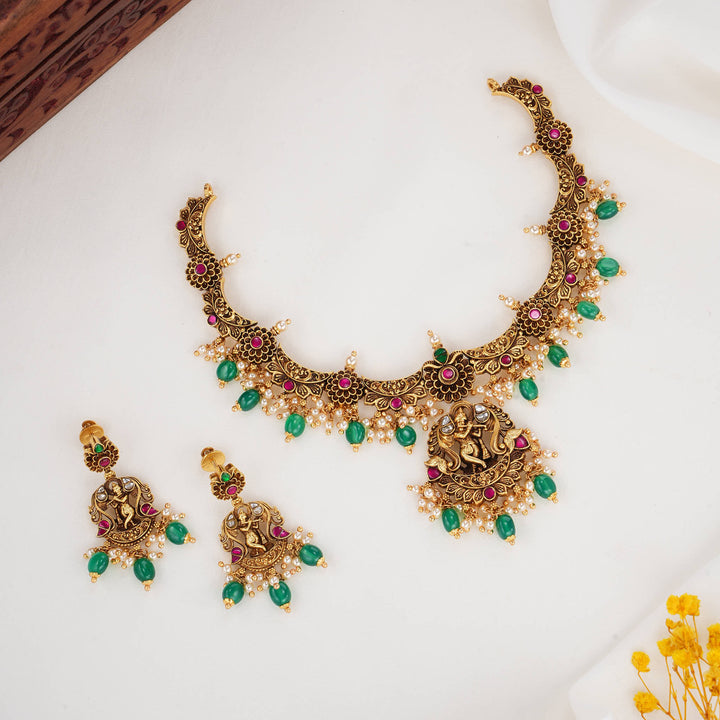 Catchy 3D Spl Short Necklace Set