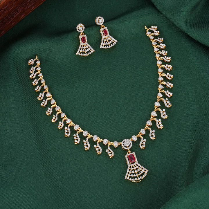 Chic & Trendy Avikam Necklace Set
