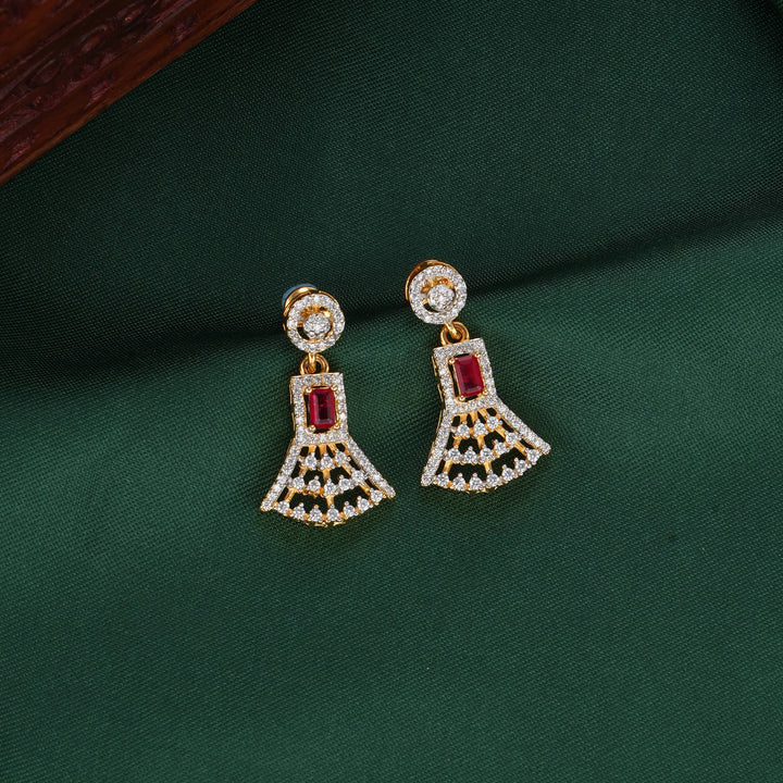 Chic & Trendy Avikam Necklace Set