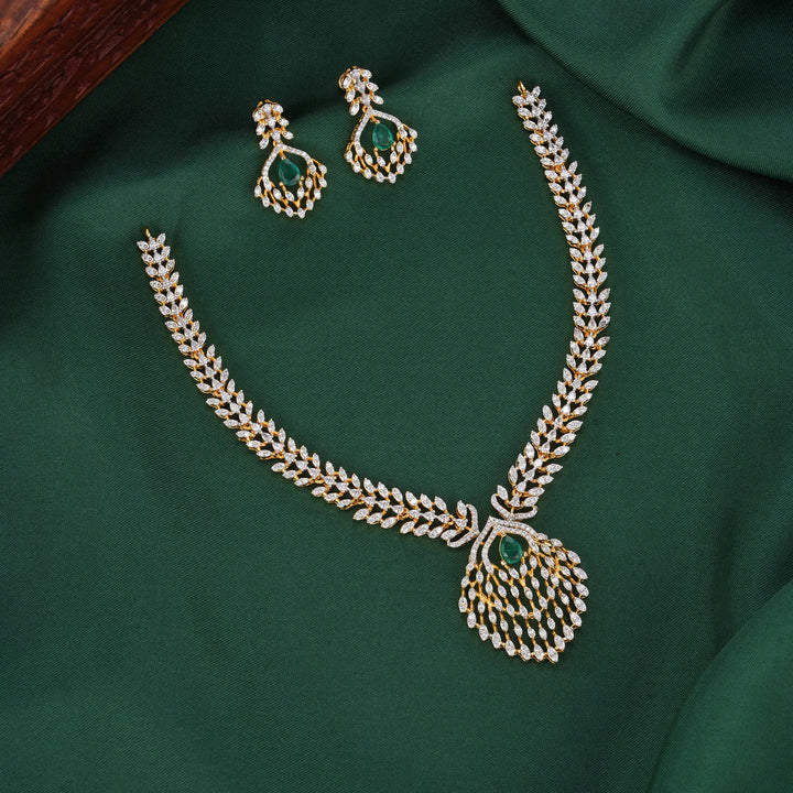 Trendy Glow Avikam Necklace Set