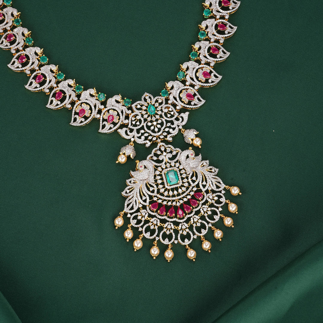 Mesmerizing Avikam Long Necklace Set