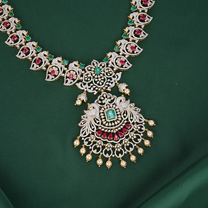 Mesmerizing Avikam Long Necklace Set