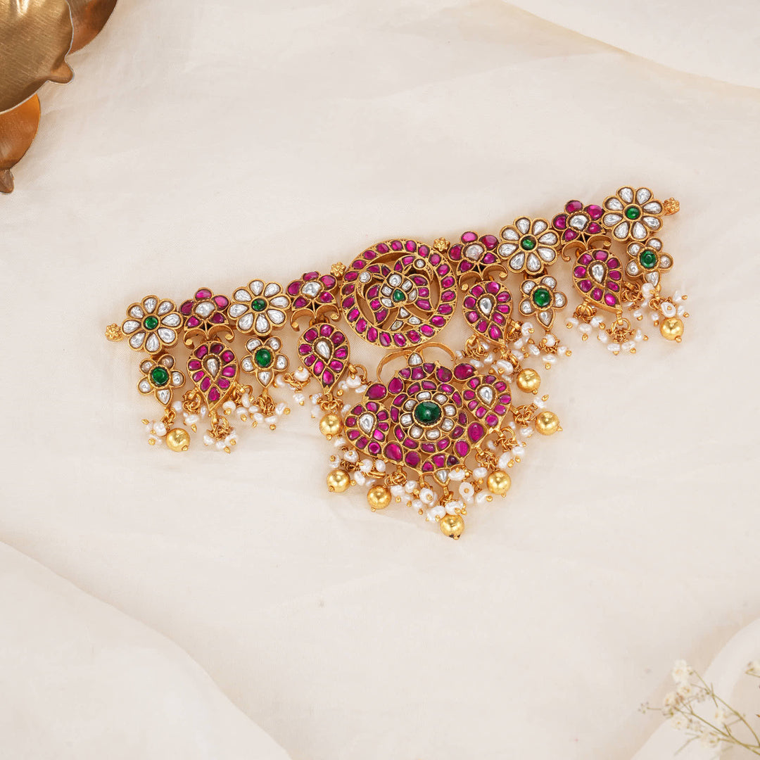 Madhisha Kundan Choker