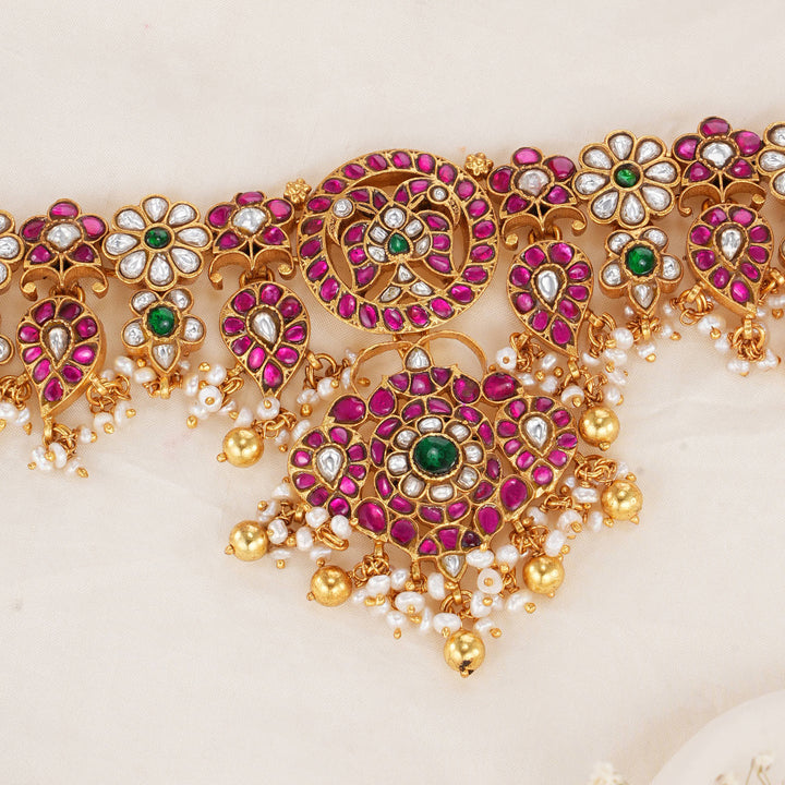 Madhisha Kundan Choker