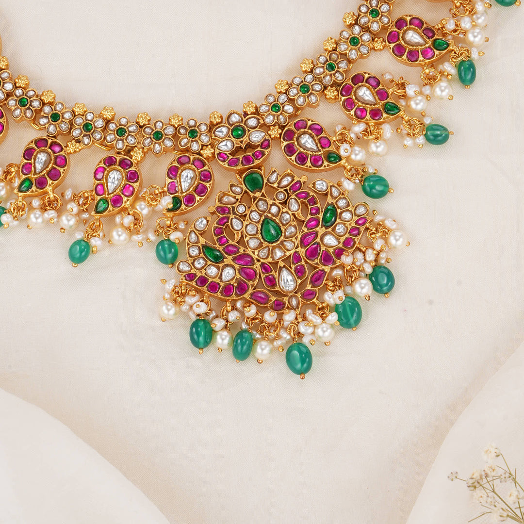 Grandeur Kundan Short Necklace