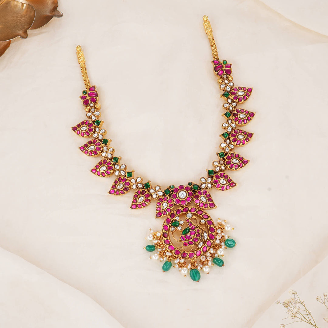 Ashikha Kundan Short Necklace