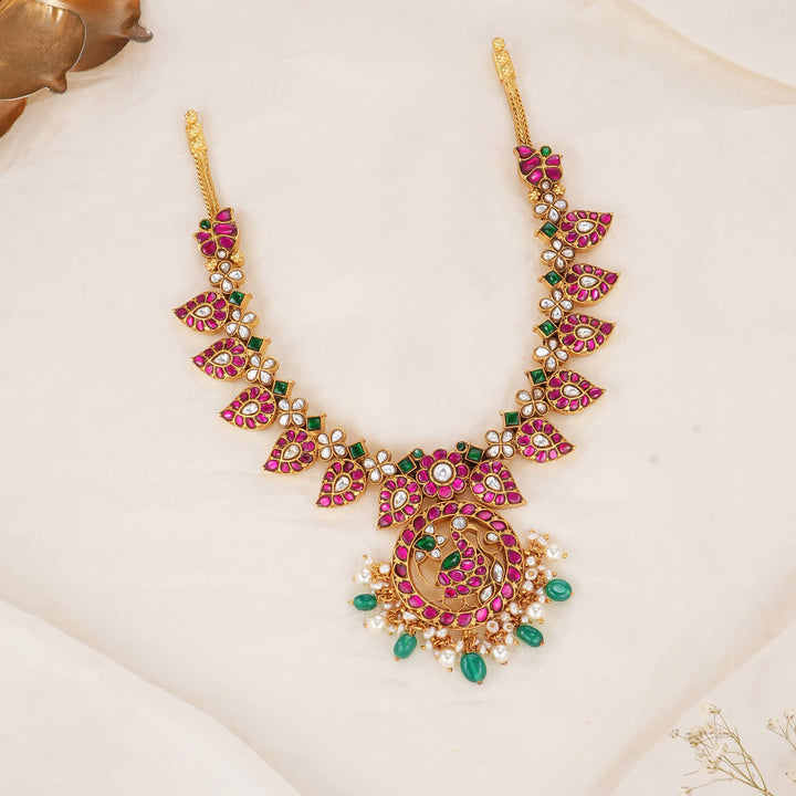 Ashikha Kundan Short Necklace