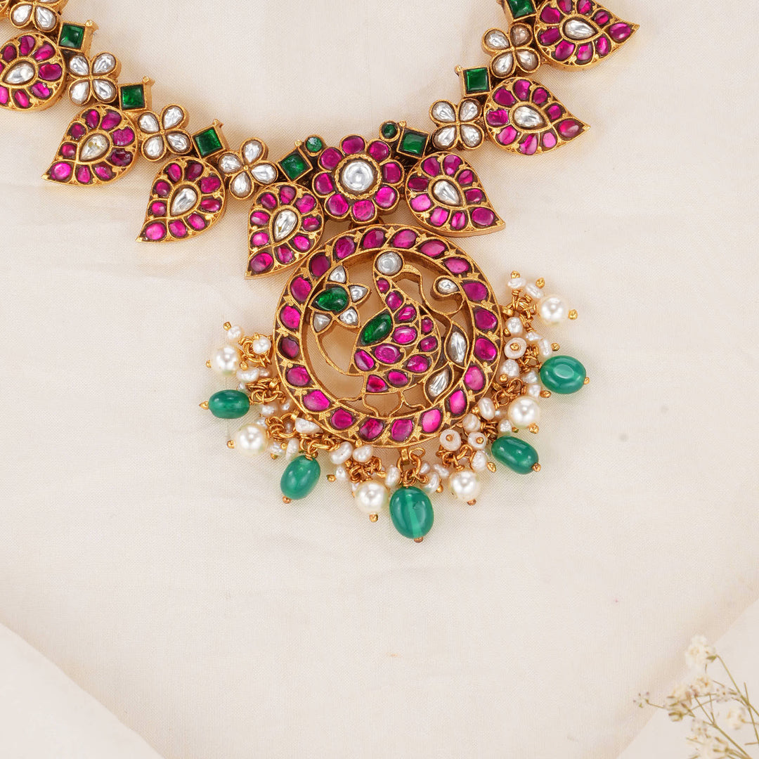 Ashikha Kundan Short Necklace