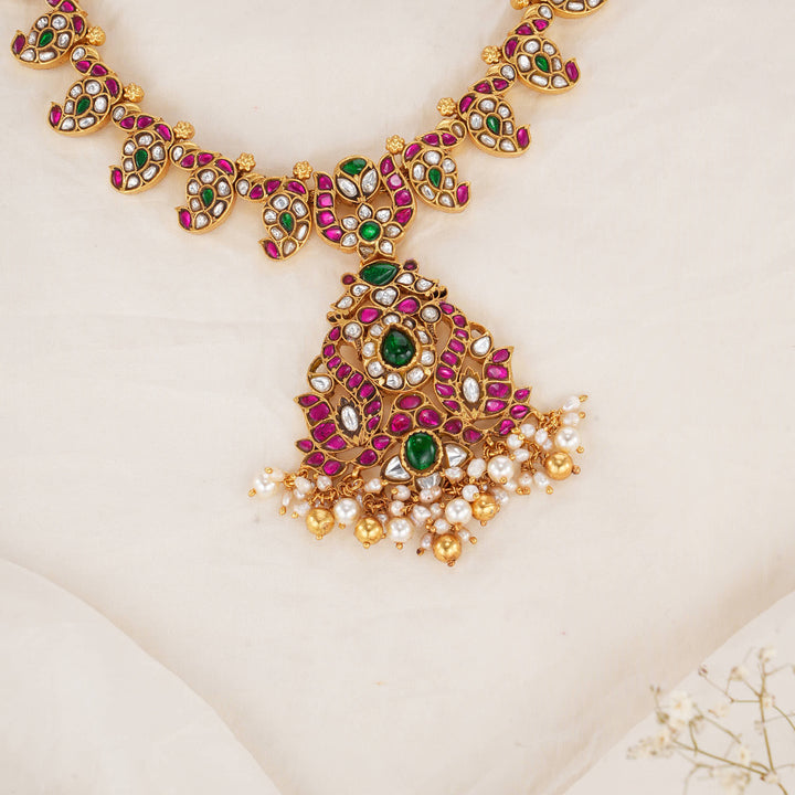Elegant Kundan Short Necklace